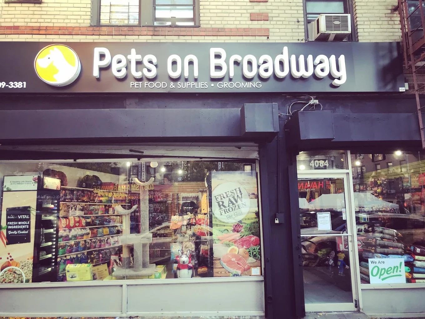 The storefront and window display of Pets on Broadway NYC 2